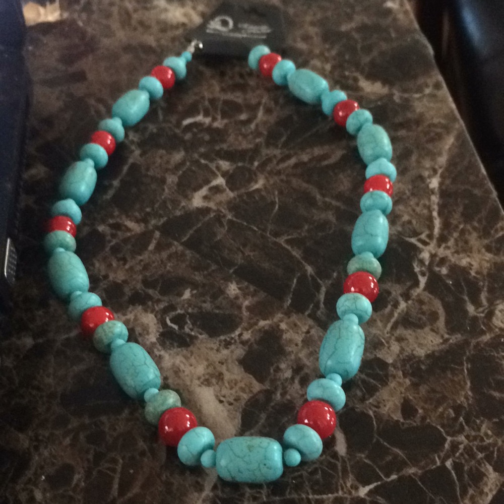 FINAL MARKDOWN Lovely New necklace